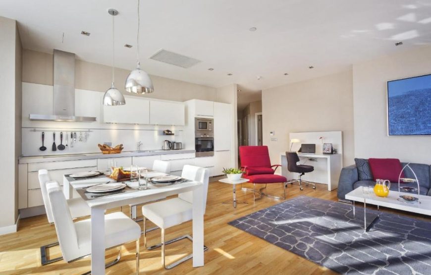 Deluxe Two-Bedroom Apartment