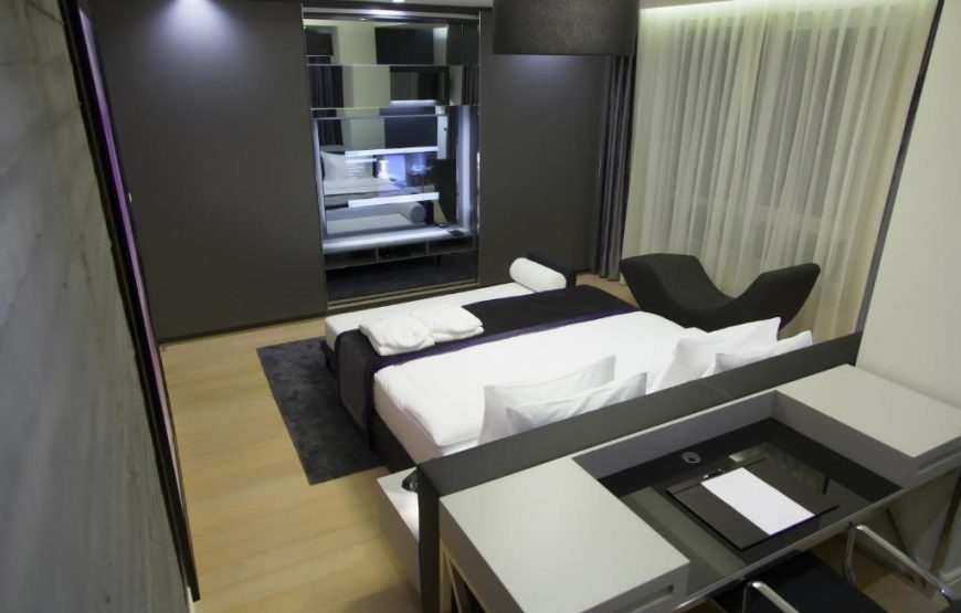 Corner Superior Two-Bedroom Apartment