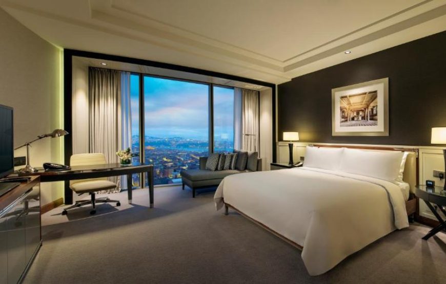 Executive Corner Room with Lounge Access