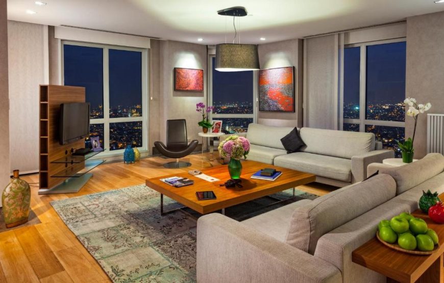 Four Bedroom Penthouse Apartment with Sea View