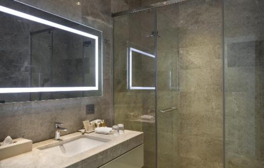 Four Bedroom Penthouse Apartment with Sea View