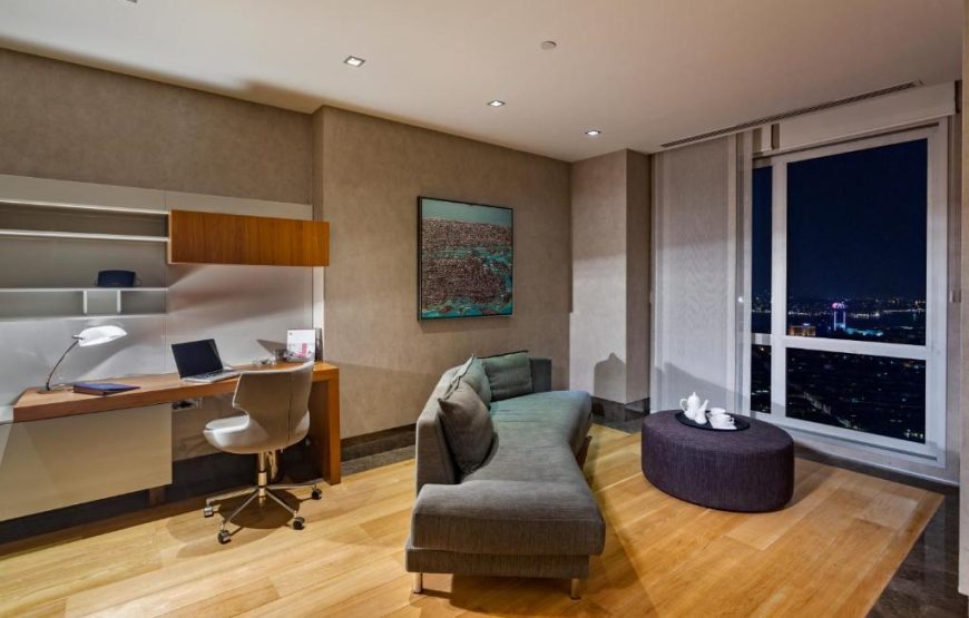 Four Bedroom Penthouse Apartment with Sea View