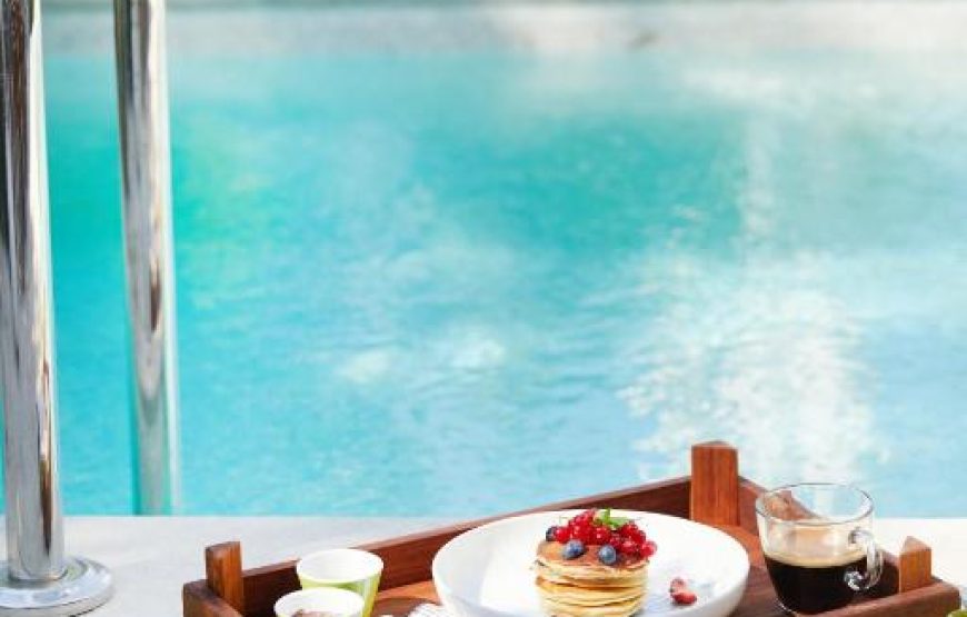 King Premium One-Bedroom Suite with Pool