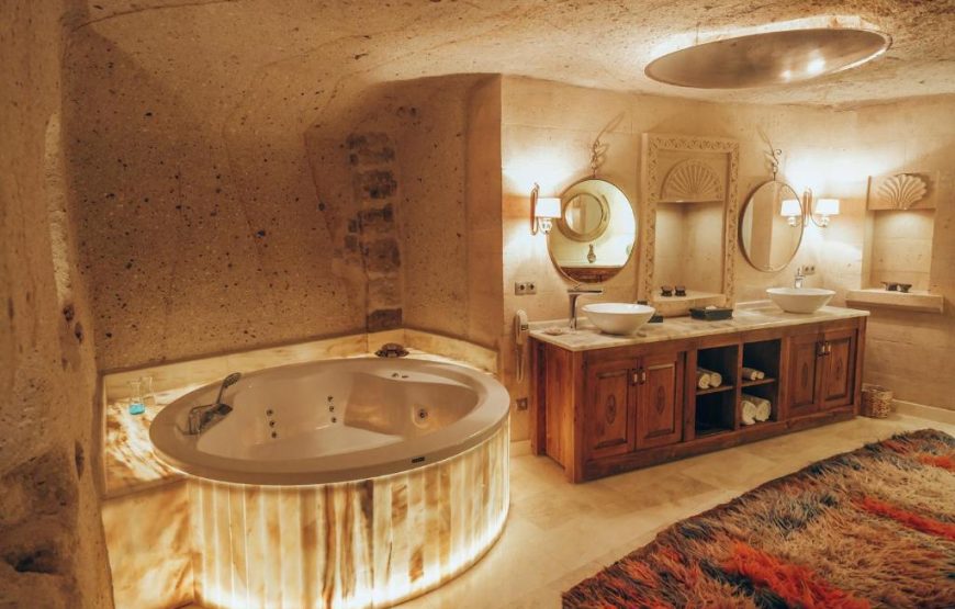 Muhteshem Imperial Pool Suite