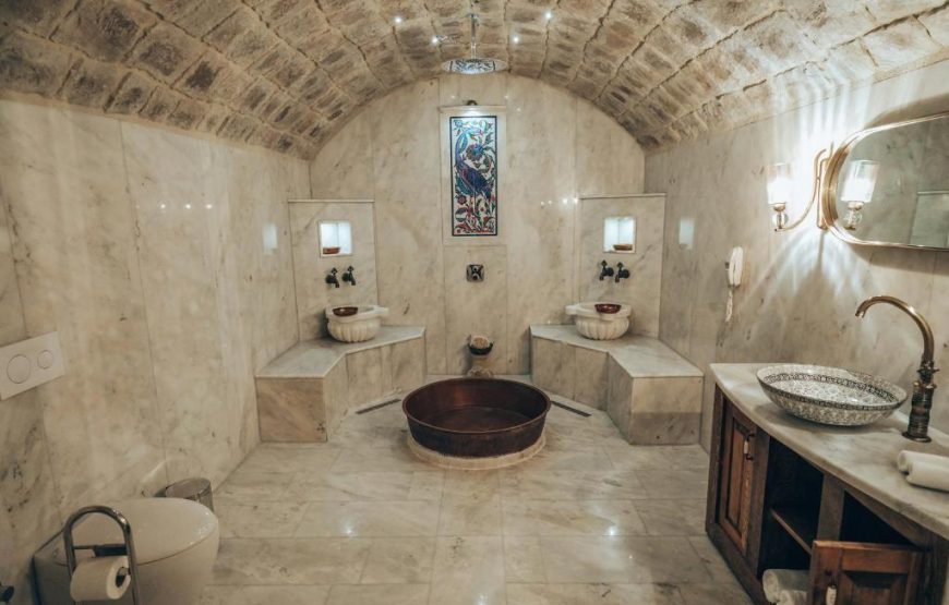 Muhteshem Imperial Pool Suite