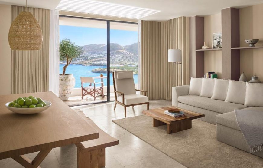 One Bedroom Loft Suite with Sea View