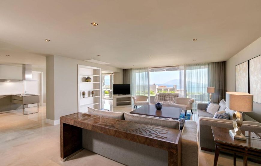 Premiere Residence, 3 Bedroom Sea view Residence with Balcony