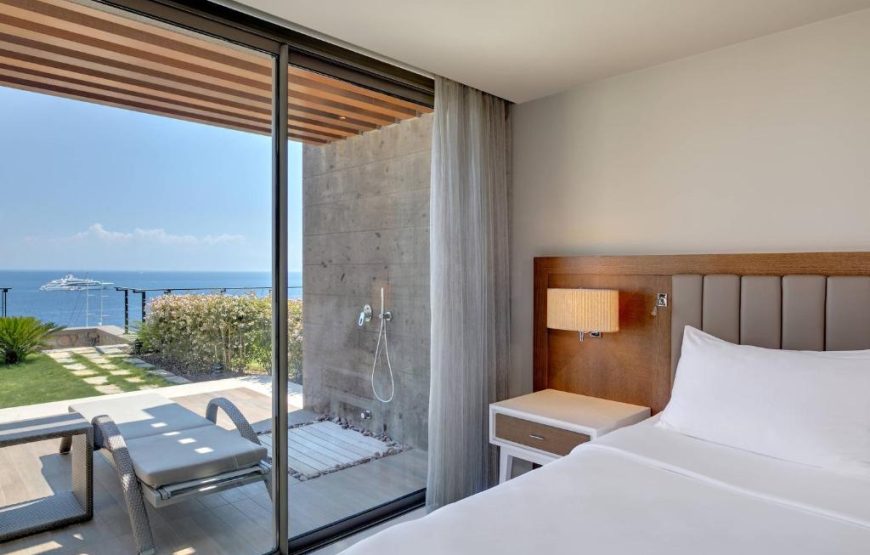 Premiere Residence, 3 Bedroom Sea view Residence with Balcony