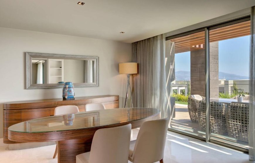 Premiere Residence, 3 Bedroom Sea view Residence with Balcony