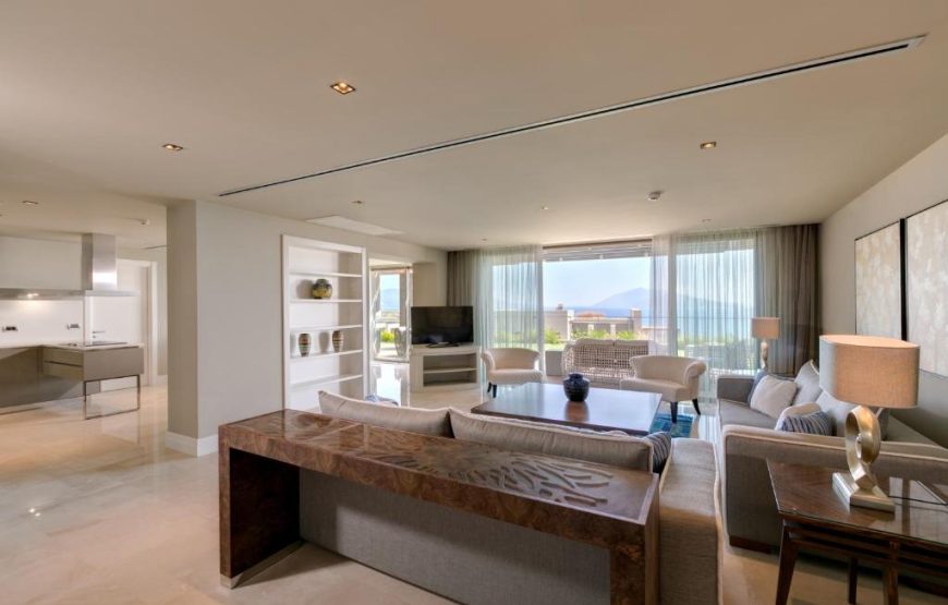 Premiere Residence, 3 Bedroom Sea view Residence with Balcony