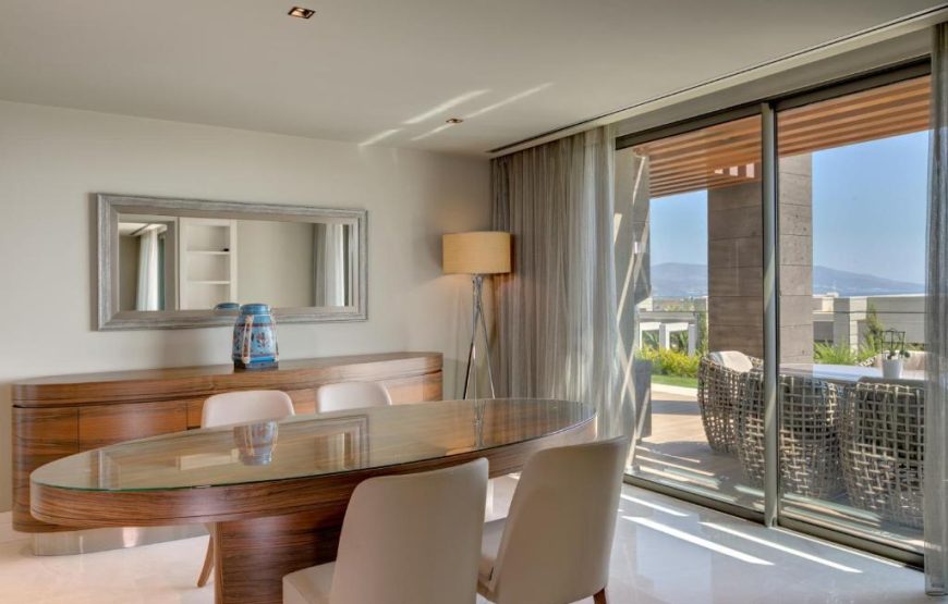 Premiere Residence, 3 Bedroom Sea view Residence with Balcony