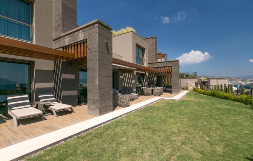 Premiere Residence, 3 Bedroom Sea view Residence with Balcony