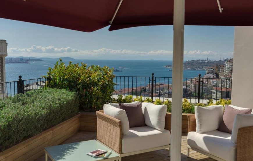 2+1 Apartment With Bosphorus Terrace