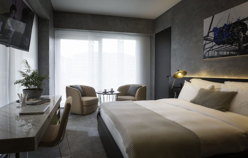 Corner Room With Terrace