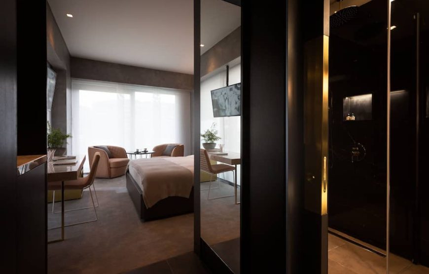 Corner Room With Terrace