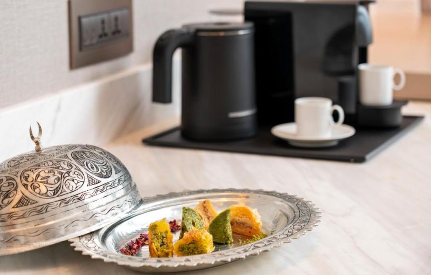 Club Premier Square View