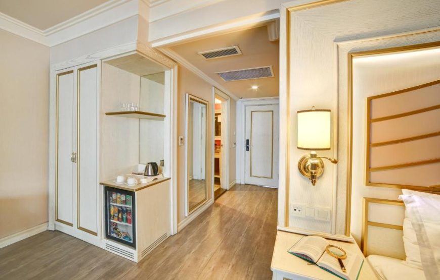 Deluxe Double or Twin Room with Balcony