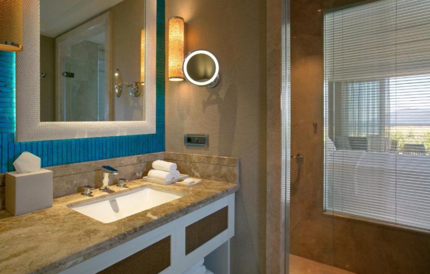 Deluxe Hot Tub Sea View Room with Whirlpool