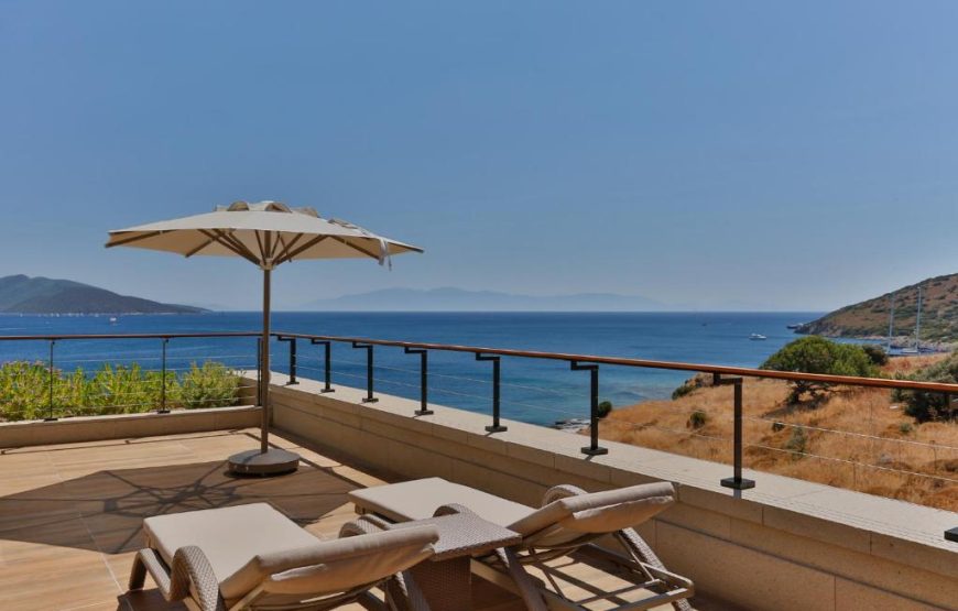 Deluxe Hot Tub Sea View Room with Whirlpool