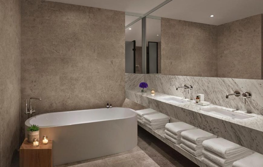 Deluxe Room with Garden View and Balcony