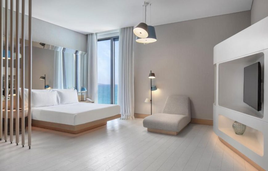 Deluxe Room with Partial Sea View