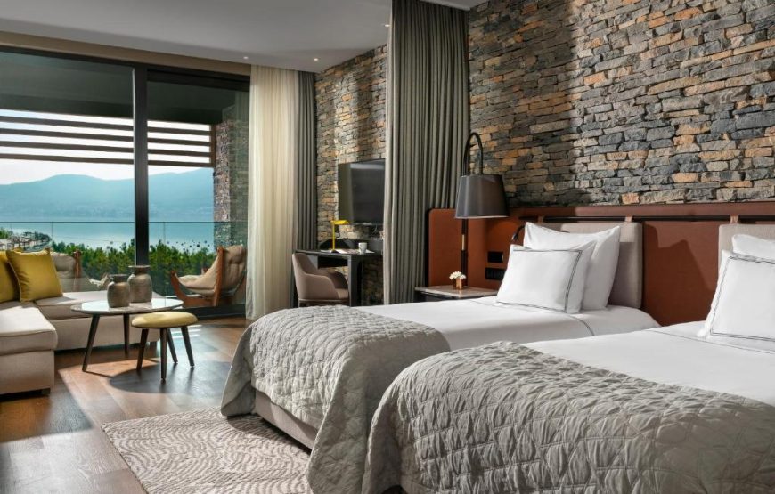 Deluxe Room with Sea View