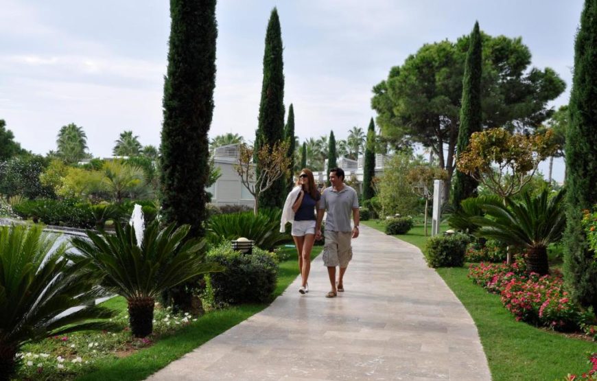 Deluxe Room with Side Sea View