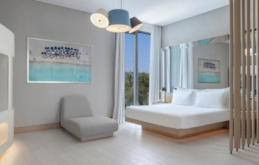 Deluxe Room with Terrace and Partial Sea View