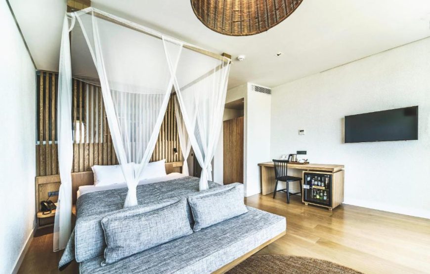 Deluxe Sea View Room with Balcony