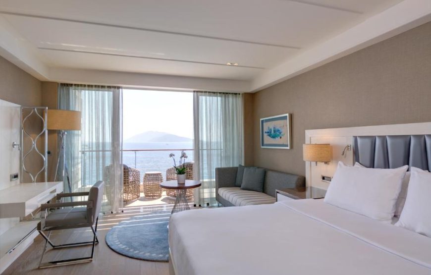Deluxe Sea View Room with Balcony