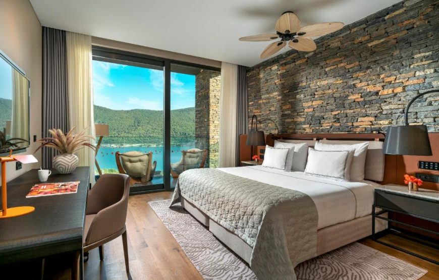 Family Corner Suite with Sea View