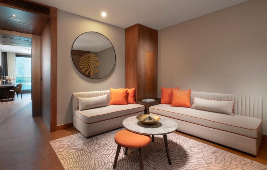 Family Corner Suite with Sea View