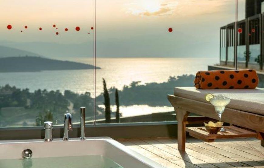 Family Corner Terrace Suite with Sea View