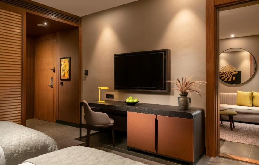 Family Corner Terrace Suite with Sea View