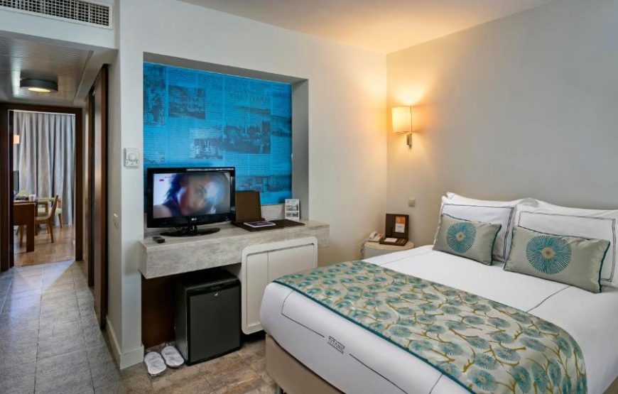 Family Room – Annex