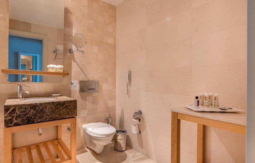 Family Room – Annex