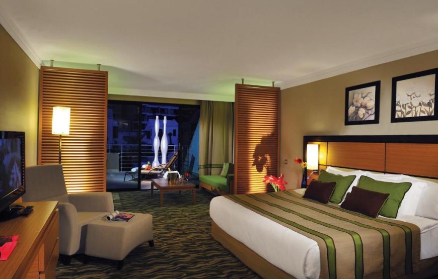 Family Room with Terrace – Pool View