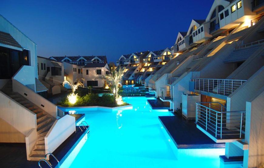 Family Room with Terrace – Pool View