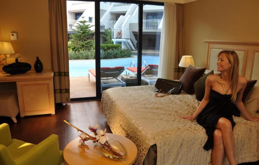 Honeymoon Love Lake Suite