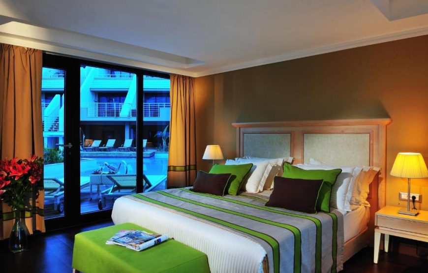 Honeymoon Love Lake Suite