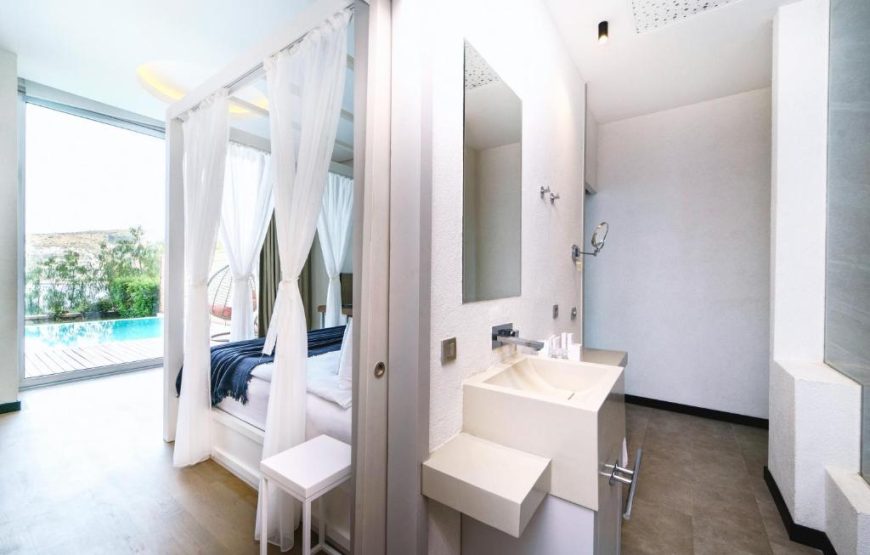 Junior Suite Partial Sea View with Pool