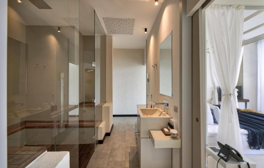 Junior Suite Partial Sea View with Pool