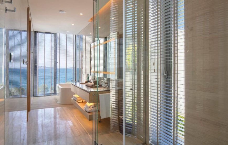 Junior Suite with Balcony and Sea View