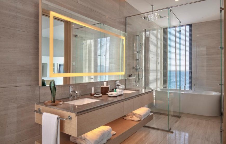 Junior Suite with Balcony and Sea View