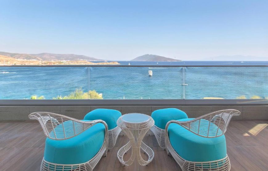 King Villa, 2 Bedroom Sea View Villa with Whirlpool & Balcony