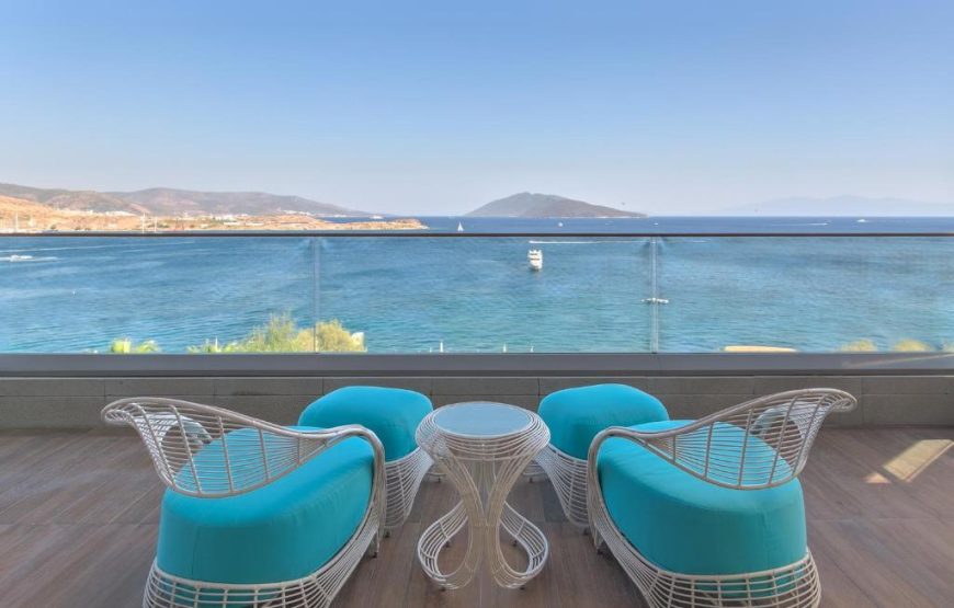 King Villa, 2 Bedroom Sea View Villa with Whirlpool & Balcony