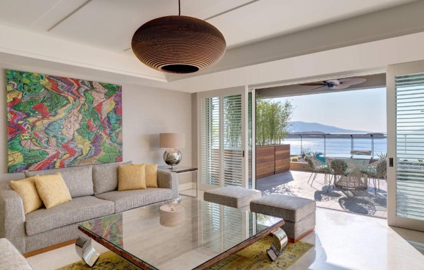 King Villa, 2 Bedroom Sea View Villa with Whirlpool & Balcony