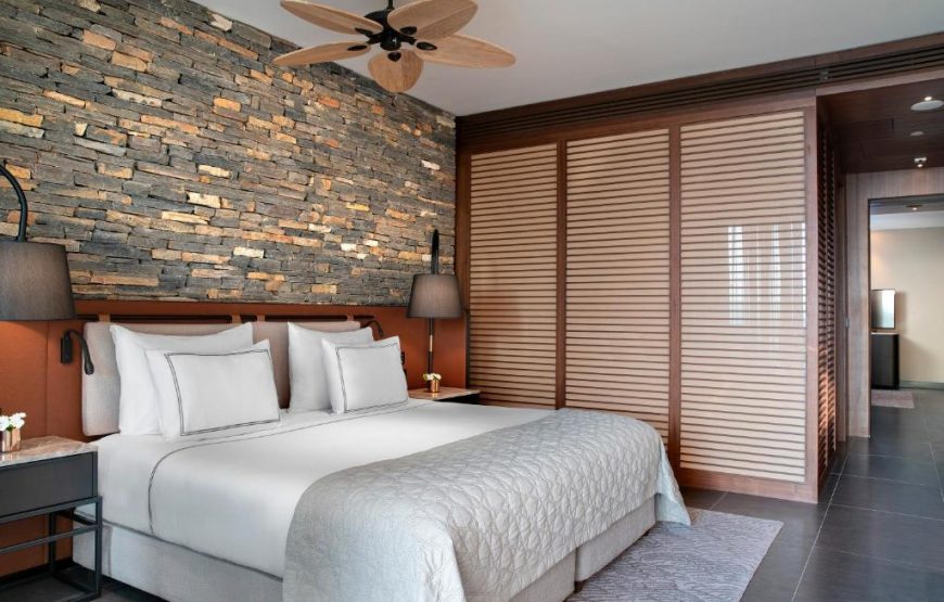 Laguna Deluxe Room with Partial Sea View – Swim Up