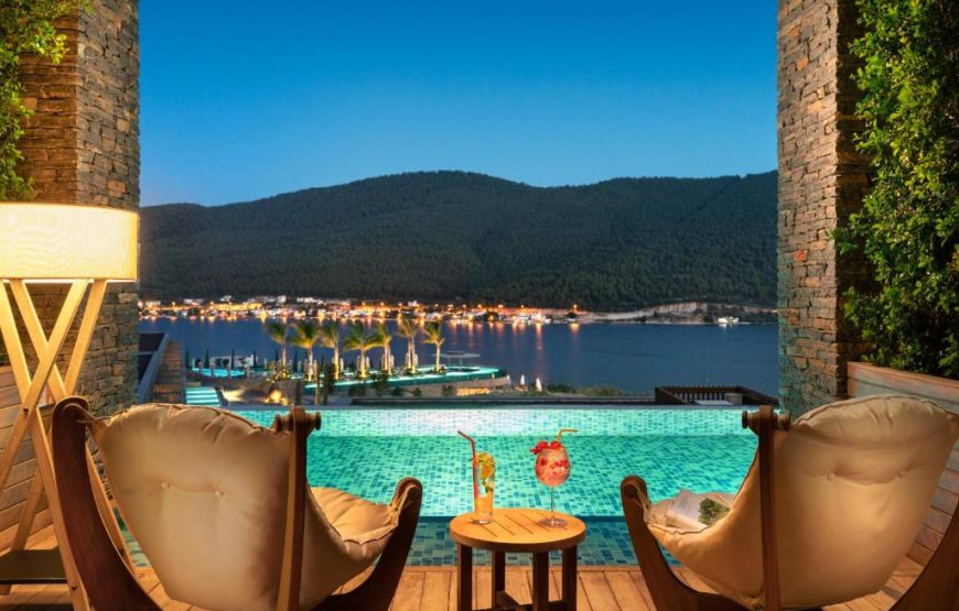 Laguna Deluxe Room with Partial Sea View – Swim Up