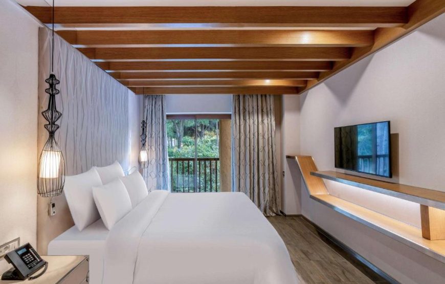 Legendary Suite Garden View